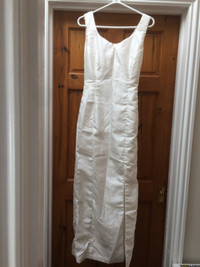 UK 6 USA 4 Beautiful white silky long dress matching material pe