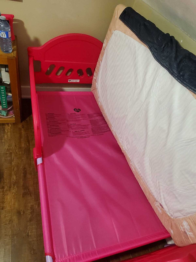 Mini mouse toddler bed  in Other in Barrie