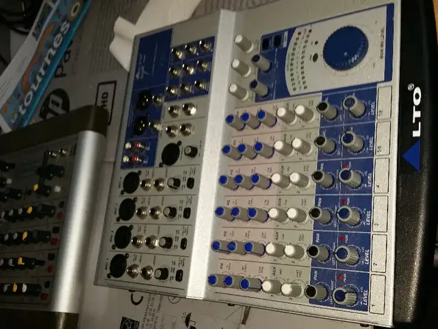 Soundcraft CompAct 4 Mixer $100 Alto AMX 140 14 Channel Mixer wi in Other in City of Montréal - Image 5
