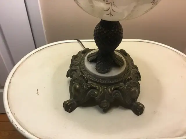 Vintage Table Lamp in Indoor Lighting & Fans in Mississauga / Peel Region - Image 4