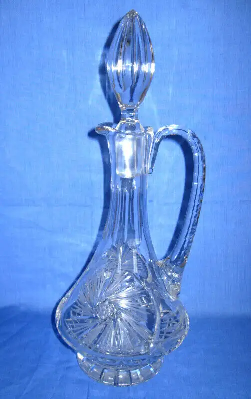 CARAFE  CRYSTAL VINTAGE PINWHEEL CRYSTAL DECANTER in Arts & Collectibles in West Island - Image 3