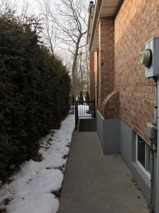 Bachelor Studio in East Oakville (Very close to Mississauga)