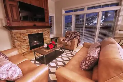 For rental! Luxurious mountainside and water park condo