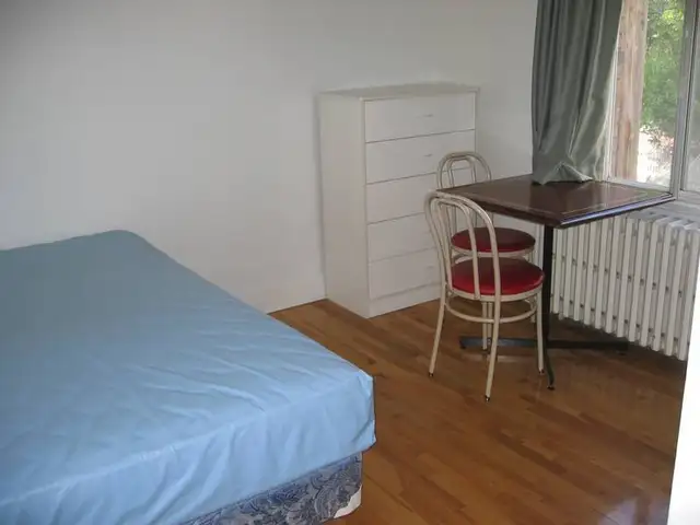 Montreal near metro - rooms for rent - chambres à louer62864375657219123