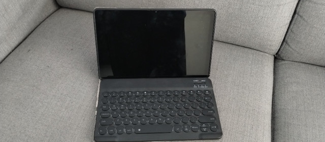 Samsung Tab A7 - 32GB with wireless LED keyboard in General Electronics in City of Toronto