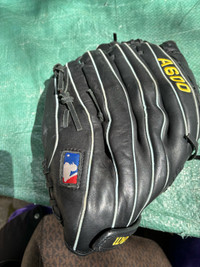 Baseball Glove Wilson A 600 12-1/2 inch . Leather Right hand fit