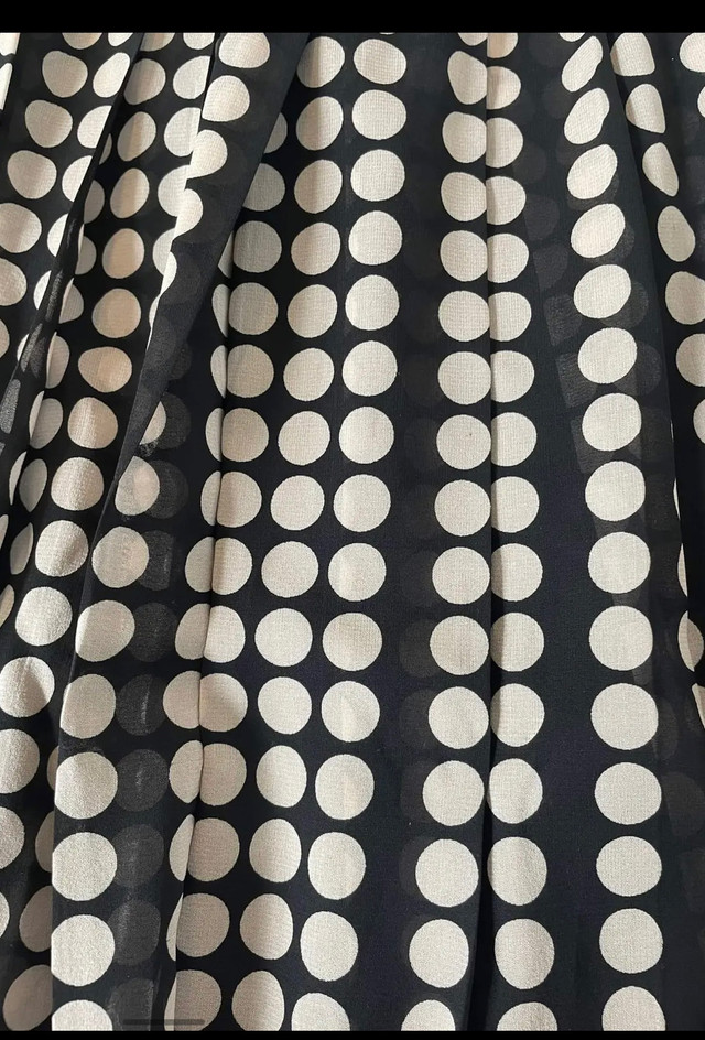 Authentic Tory Burch silk polka dot skirt in Women's - Dresses & Skirts in Oakville / Halton Region - Image 3