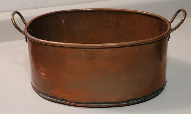 Vintage Rare Large Oval Copper Planter with Brass Handles in Arts & Collectibles in Oshawa / Durham Region