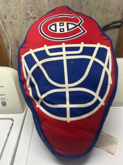 Canadiens pillow, View more