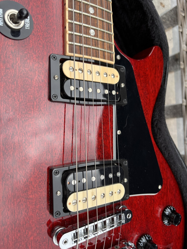 GIBSON LES PAUL SPECIAL PREMIUM LTD EDITION in Guitars in Markham / York Region - Image 2
