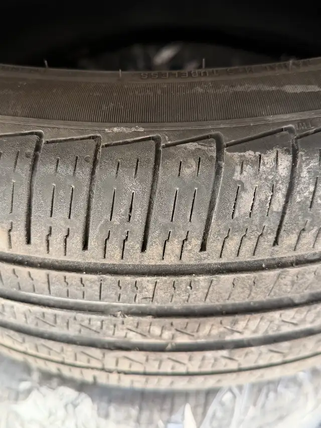 Pirelli Cinturato P7 Run Flat Tires All Season 245/40 R19 98H in Tires & Rims in Oshawa / Durham Region - Image 6