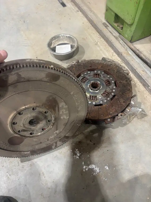 Dodge 3500 clutch and flywheel  in Transmission & Drivetrain in Calgary - Image 2