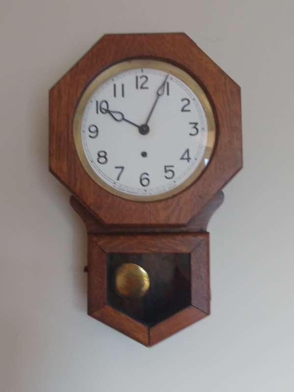 Classic Antique Wall Clock in Arts & Collectibles in Nanaimo