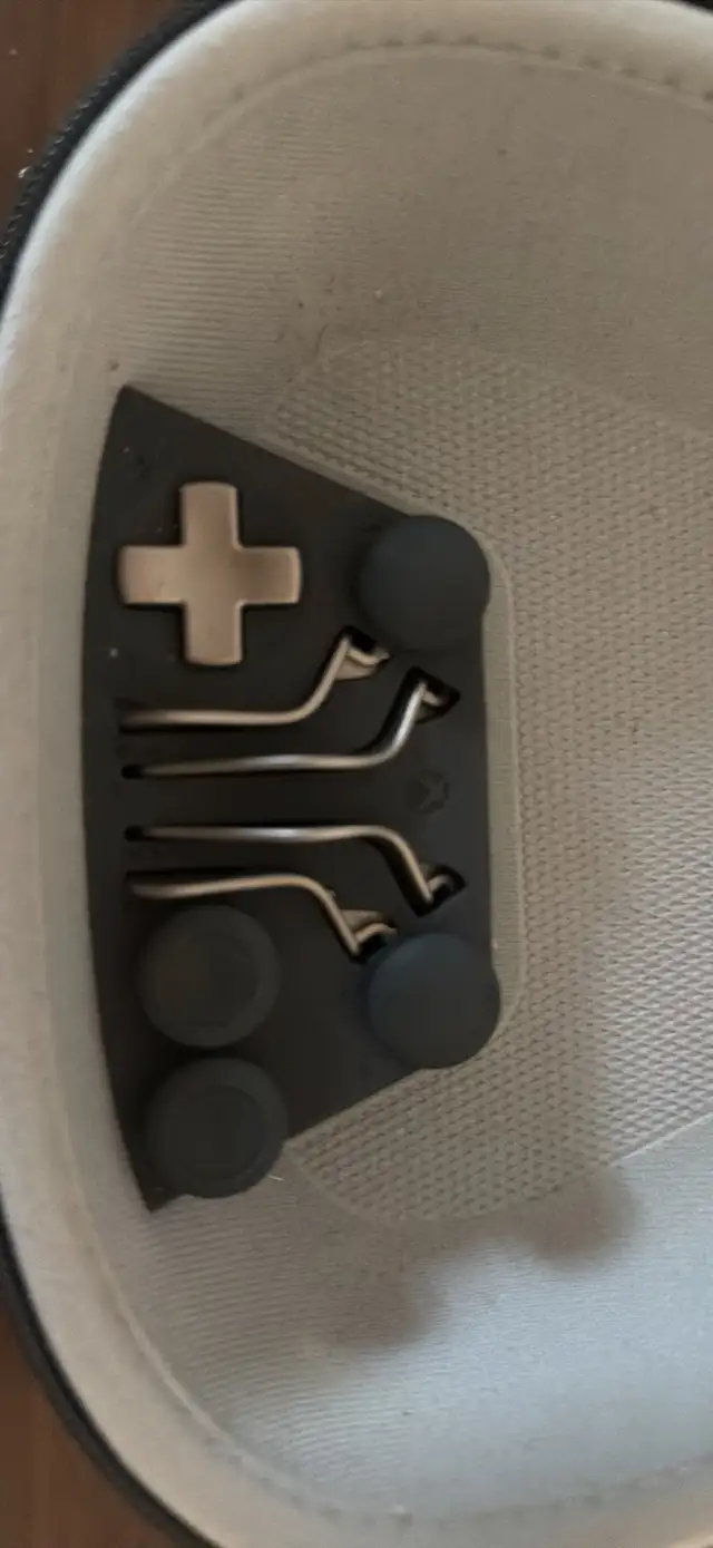 Xbox one controller with magnetic buttons in XBOX One in Laval / North Shore - Image 4