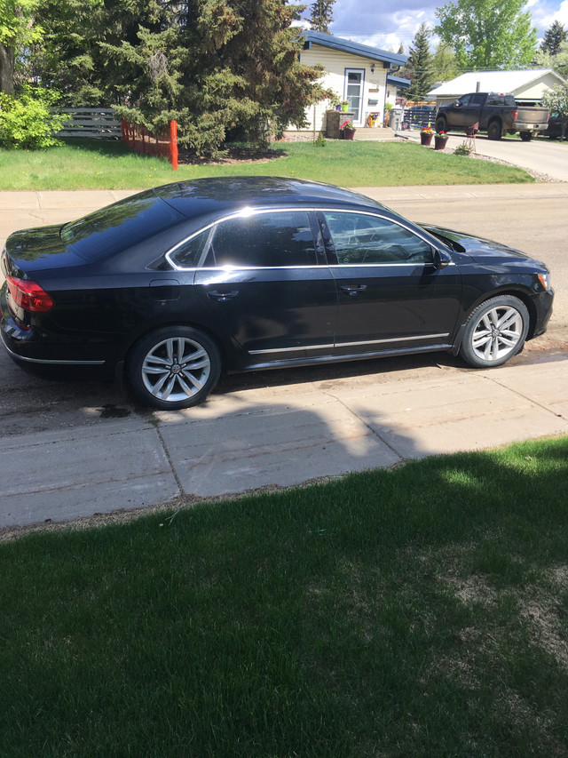 2016 Volkswagen Passat Highline in Cars & Trucks in Grande Prairie