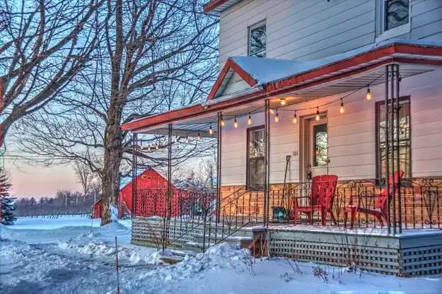 ST-HILAIRE, logement 3 chambres, TOUT INCLUS, meublé, au mois in Short Term Rentals in Longueuil / South Shore - Image 2