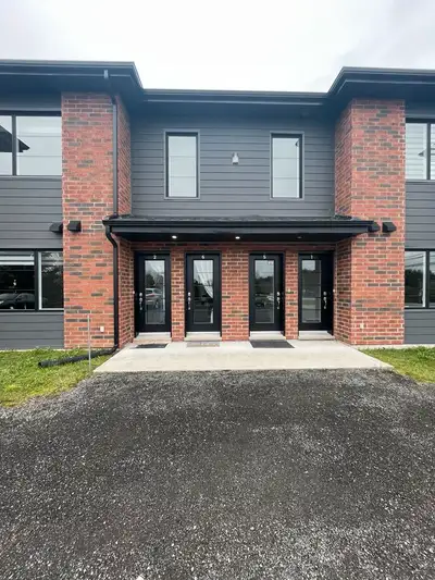4 1/2 À LOUER (BROMPTONVILLE)