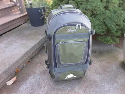 Large Luggage/Suitcase Bag (Roots) with Wheels, View more
