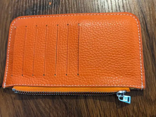 Hermés wallet in Other in Gatineau - Image 3