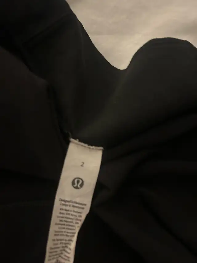 Lululemon define jacket in Women's - Tops & Outerwear in Mississauga / Peel Region - Image 4