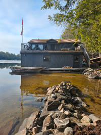 Cottage for sale on Lake Muskoka!
