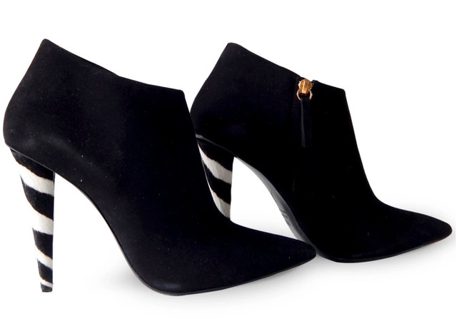 Giuseppe Zanotti Black Suede Ankle Boots EU 37 US7 in Women's - Shoes in City of Toronto - Image 2