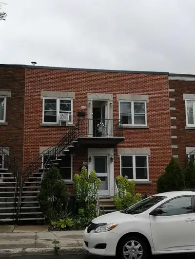 4 1/2 meublé pour 2 colocataires ou 2 couples