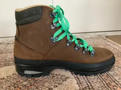 Bottes de randonnée Lowa, modèle Terrano, View more