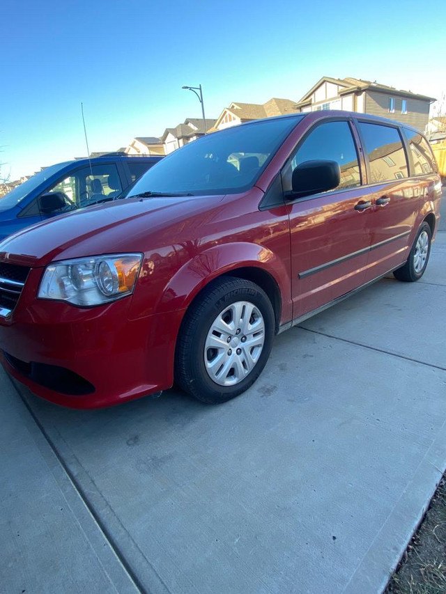 2015 Dodge Caravan  in Cars & Trucks in Edmonton - Image 2