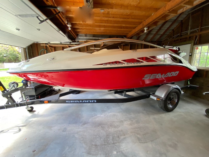 7 Passenger SUPER CLEAN 20 ft LOW HRS SEADOO SPEEDSTER jet boat Powerboats & Motorboats