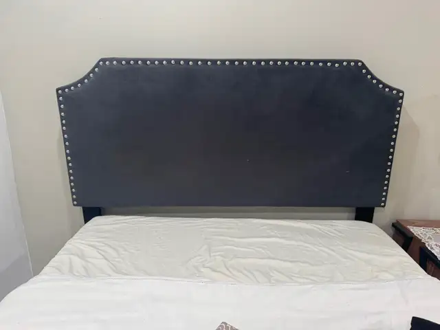 Lit double in Beds & Mattresses in Laval / North Shore - Image 5