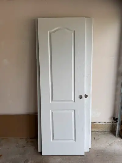 Selling 4 used interior doors, perfect for a renovation, rental, or garage project. Sizes: • 26” x 8...