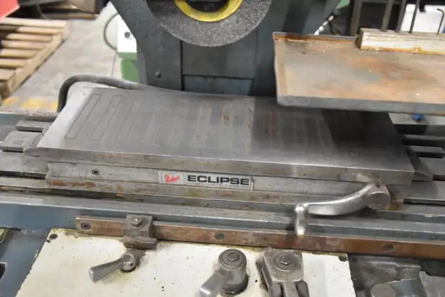 Rectifieuse Jones 540P surface grinder in Other in Drummondville - Image 7