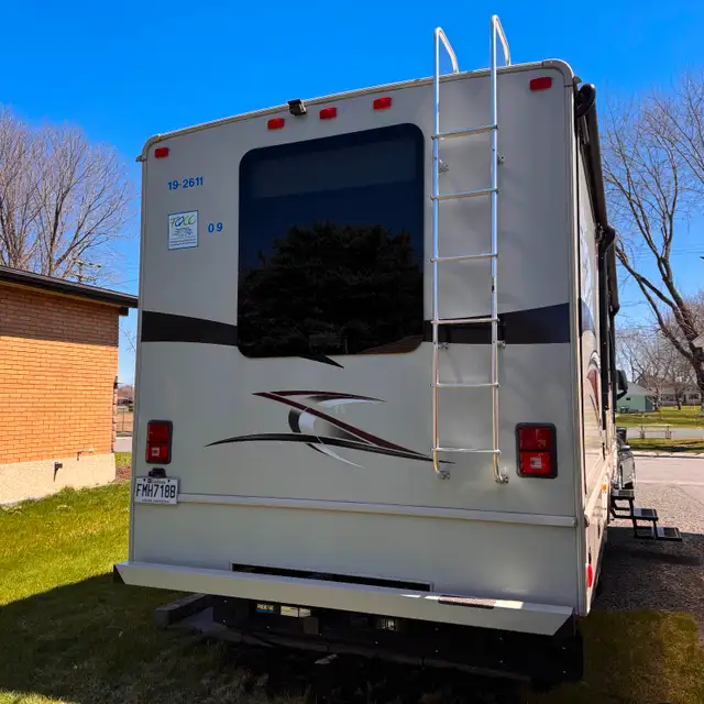 Motorisé classe A Fleetwood Flair in RVs & Motorhomes in Victoriaville - Image 4