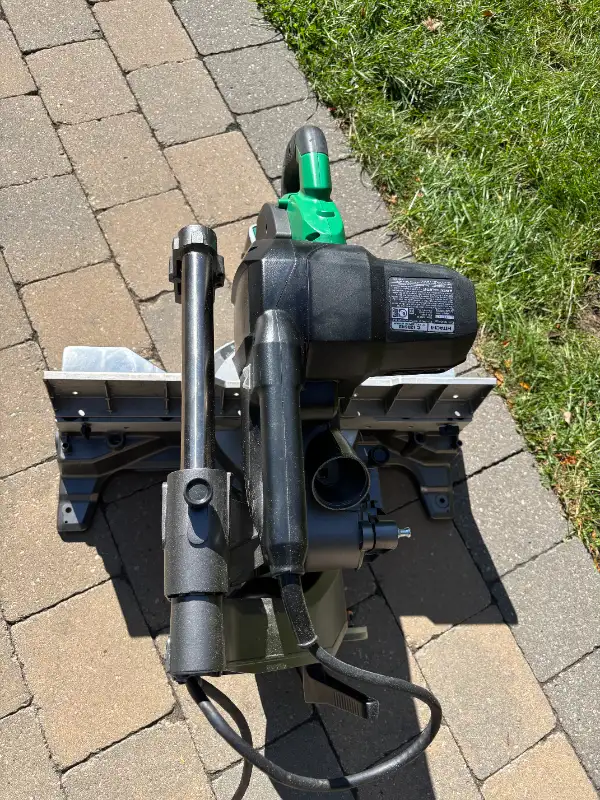 Hitachi C12RSH2 Miter Saw w/ Laser – Excellent in Power Tools in City of Toronto - Image 5