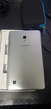 Samsung Galaxy Tab A. Silver. 8.0". 32GB. Wi-Fi