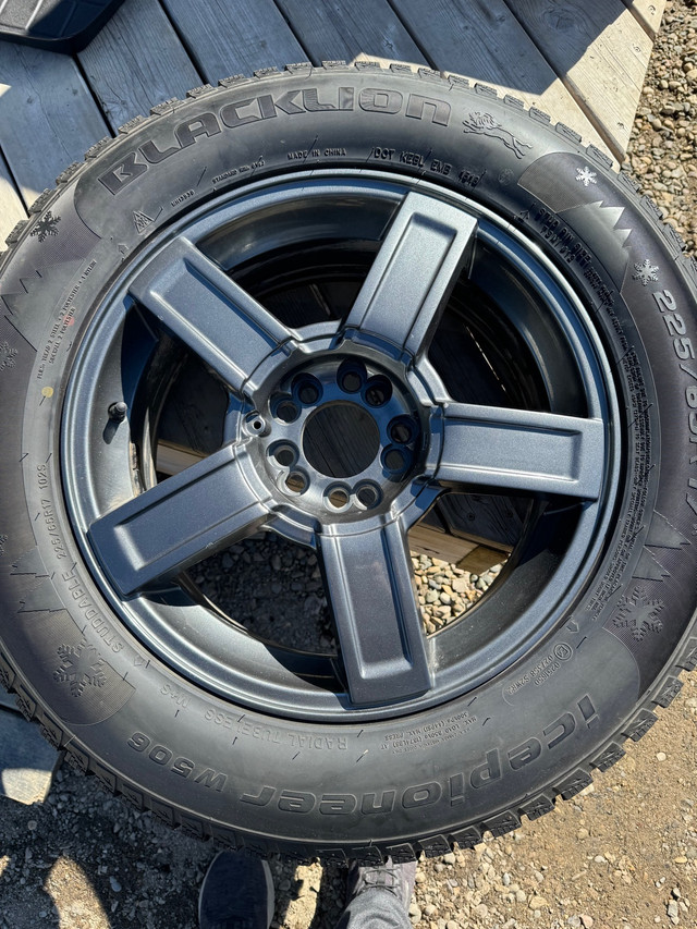 2014 Honda CRV tires, rims, floor mat’s bug/rock deflector  in Tires & Rims in Prince George - Image 2