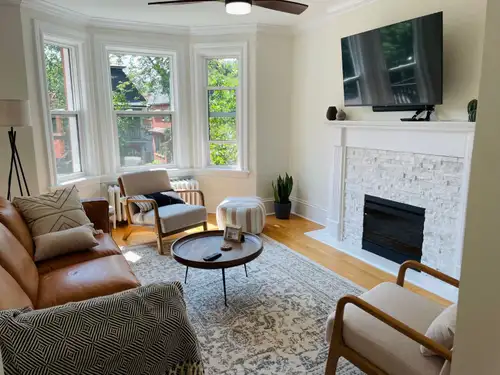 This 2-floor 1800 sq ft apartment is located within a beautiful century home. Although it has been r...