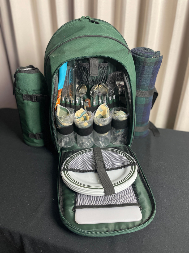 Picnic Backpack full 4 person & thermos Fishing, Camping & Outdoors Edmonton Kijiji