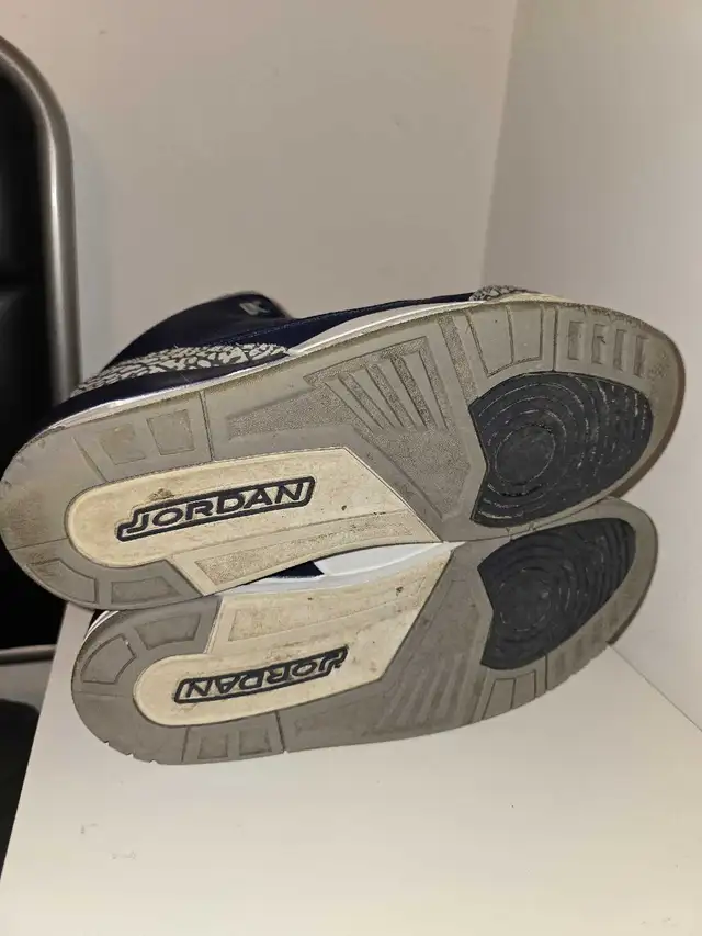 Jordan 3 Retro Georgetown Mens size 13 Blue in Men's Shoes in City of Toronto - Image 7