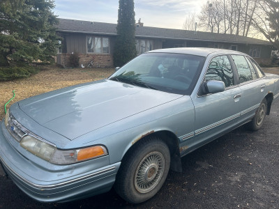 1996 ford crown Victoria 