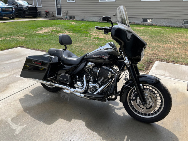 2010 Harley Davidson road king FLHR in Touring in Strathcona County