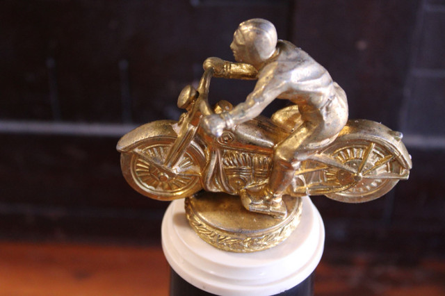 Vintage 1951 American Motorcycle Association Trophy in Arts & Collectibles in London - Image 3