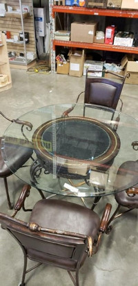 PATIO SET - GLASS TABLE TOP UNIQUE METAL FRAME +4 LEATHER CHAIRS
