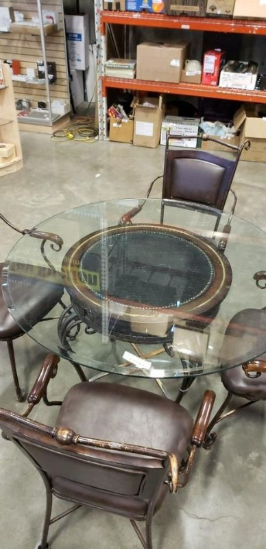 PATIO SET - GLASS TABLE TOP UNIQUE METAL FRAME +4 LEATHER CHAIRS in Patio & Garden Furniture in Delta/Surrey/Langley