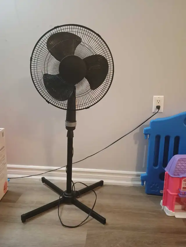 Mainstays Fan in Indoor Lighting & Fans in Mississauga / Peel Region - Image 3