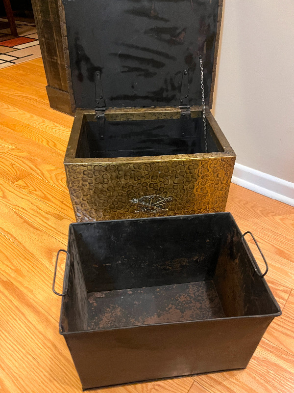 Vintage English Brass Coal Box 1940’s in Arts & Collectibles in Mississauga / Peel Region - Image 2