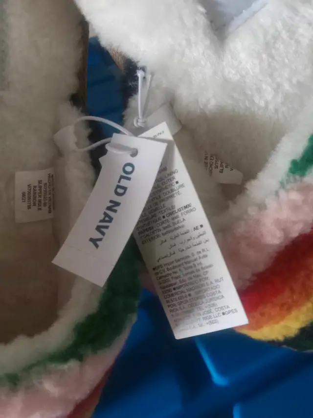 New!!! Super soft Old Navy slippers62863730177923124