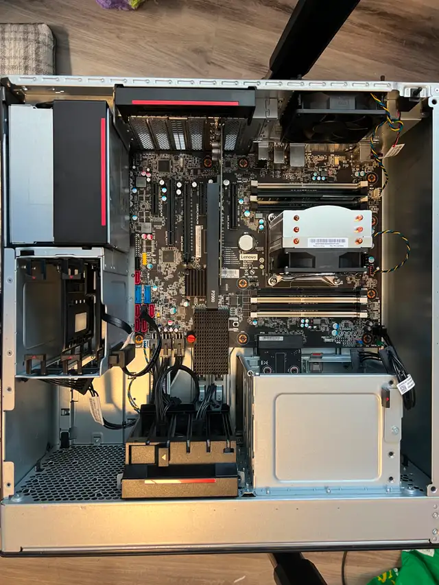 Lenovo P520 Workstation - Windows 11 Pro in Desktop Computers in Windsor Region - Image 5