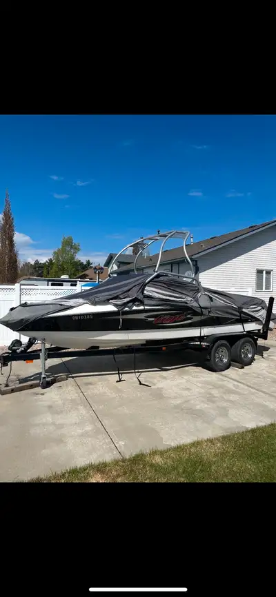2004 Tige Switch V 20ft Wake/Surf Boat. Engine: 5.7L Vortec 340 HP with very low 119 hours. Original...